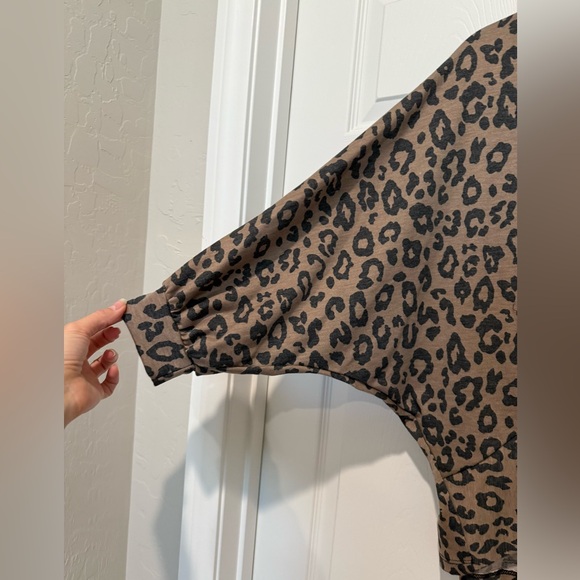 Sweet Lovely Brown Leopard Print Long Sleeve Top - Picture 4 of 6